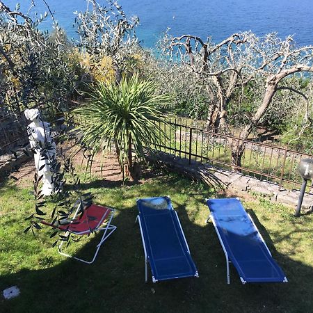 La Virgola Apartments Brenzone Extérieur photo